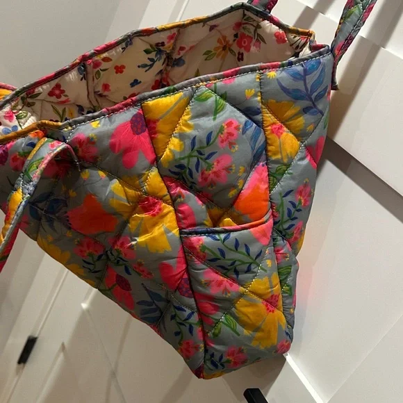 NATURAL LIFE Colorful Floral Quilted reversible Tote with side pockets - Picture 3 of 6